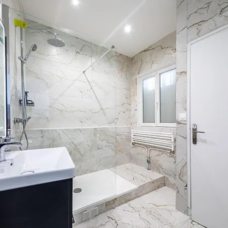 Apartment T2 48m2 Neuf, Centre Ville, 3min A Pied De La Gare